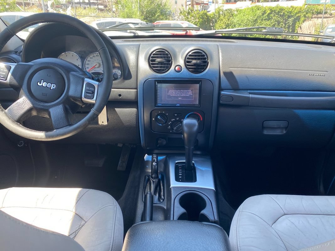Used 2004 Jeep Liberty Limited w/ Trailer Tow Group AWD/4WD image 14