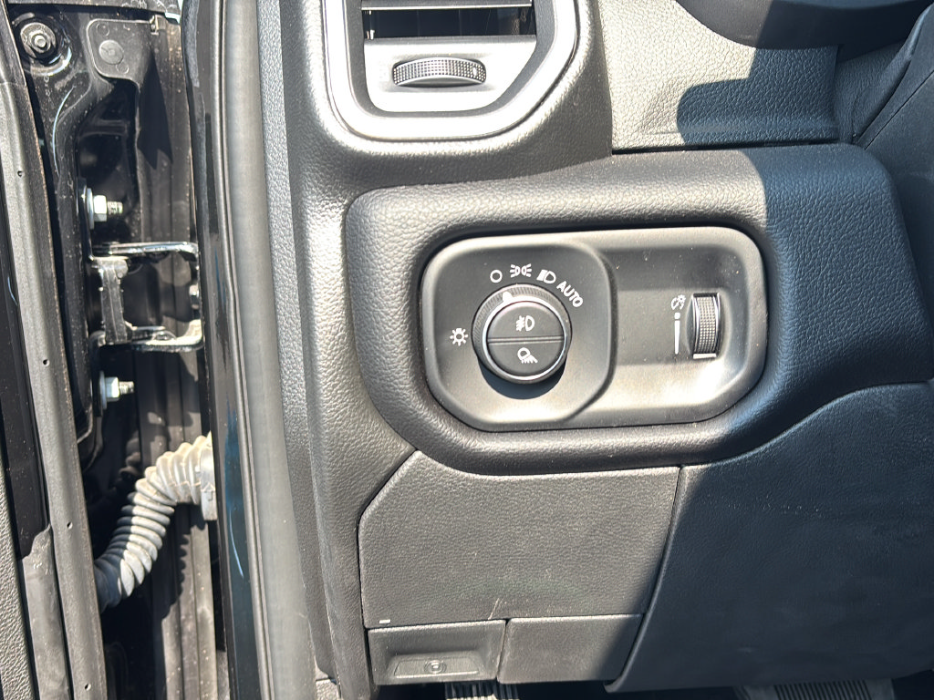New 2025 RAM 2500 Big Horn AWD/4WD image 21