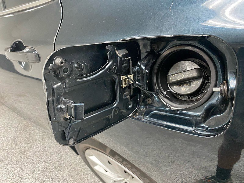 Used 2015 Toyota Camry LE image 13