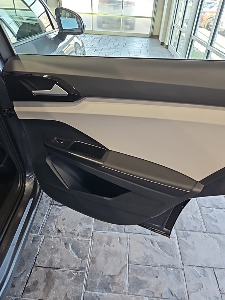 New 2026 Volkswagen Taos S image 15