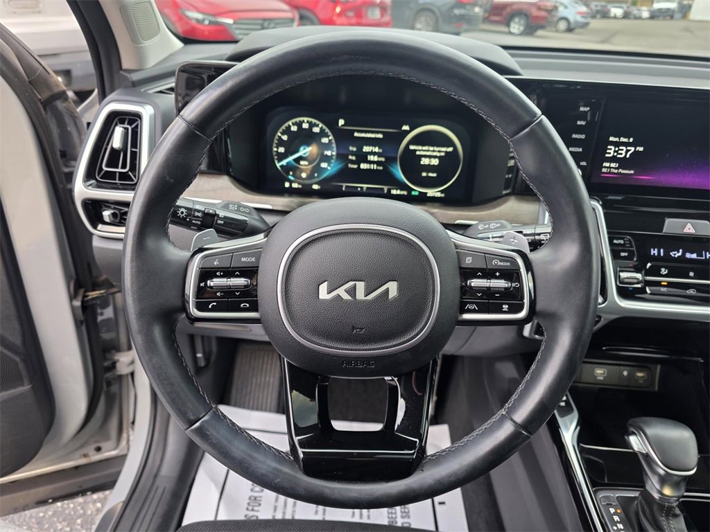 Used 2023 Kia Sorento SX Prestige image 16