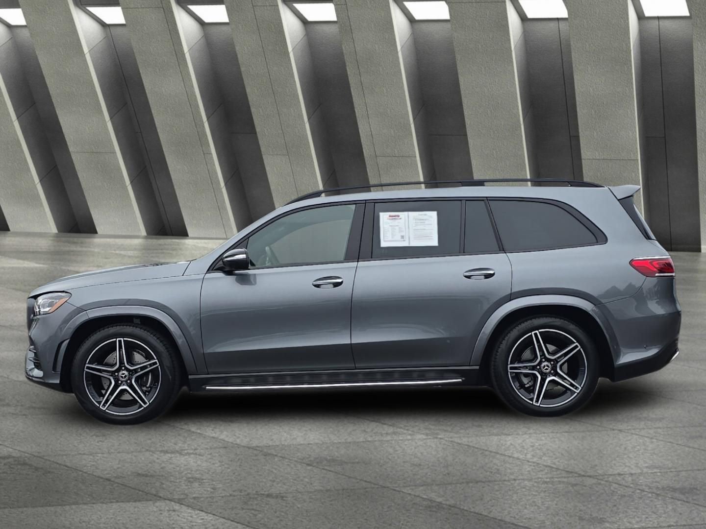 Used 2023 Mercedes-Benz GLS 580 4MATIC image 7