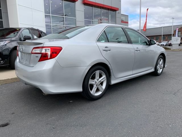 Used 2014 Toyota Camry SE video 3