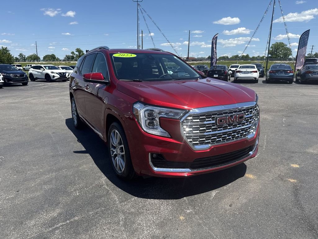 Used 2023 GMC Terrain Denali w/ Denali Premium Package AWD/4WD image 15
