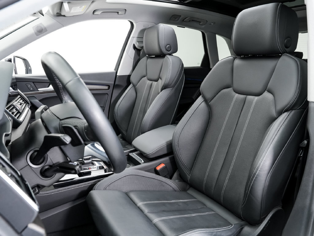 Used 2021 Audi Q5 e Prestige AWD/4WD image 5