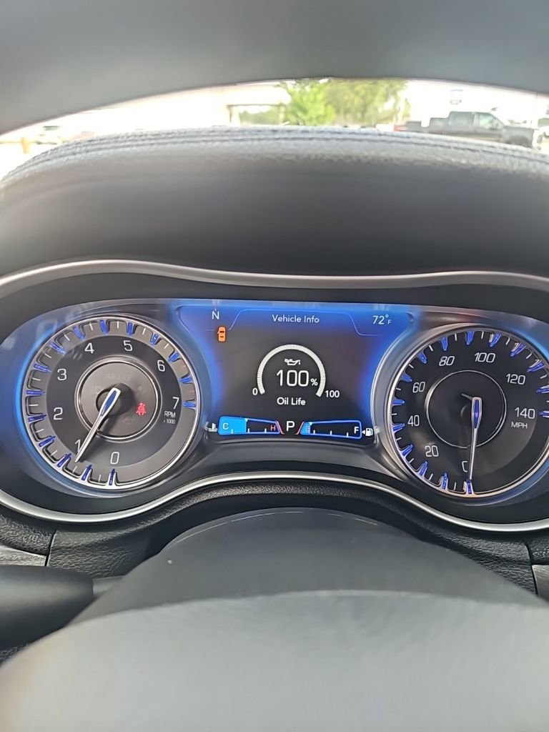Used 2022 Chrysler 300 Touring w/ Sport Appearance Package RWD image 14