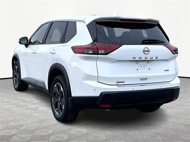 Used 2025 Nissan Rogue SV image 4