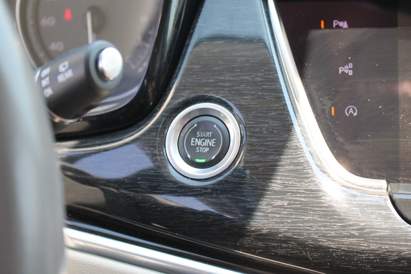Used 2022 Cadillac XT6 Premium Luxury w/ Technology Package FWD image 20