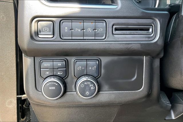 Used 2021 Chevrolet Suburban RST w/ Rear Media and Nav Package AWD/4WD image 15