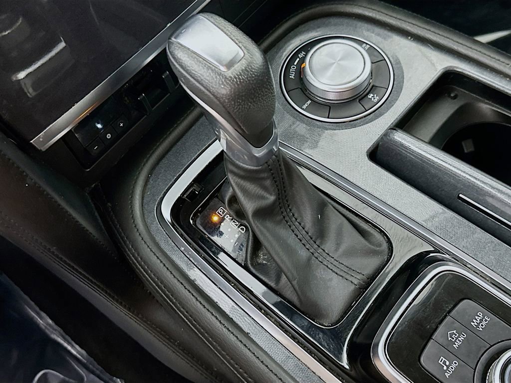 Used 2022 Nissan Armada SV w/ SV Appearance Package image 34