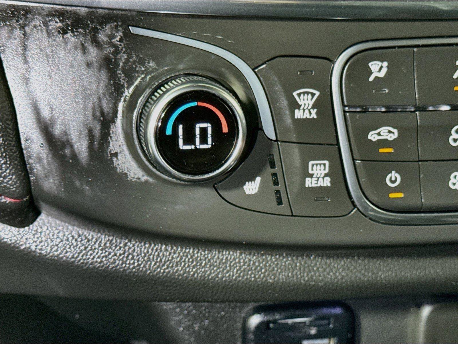 Used 2023 Chevrolet Traverse RS AWD/4WD image 19