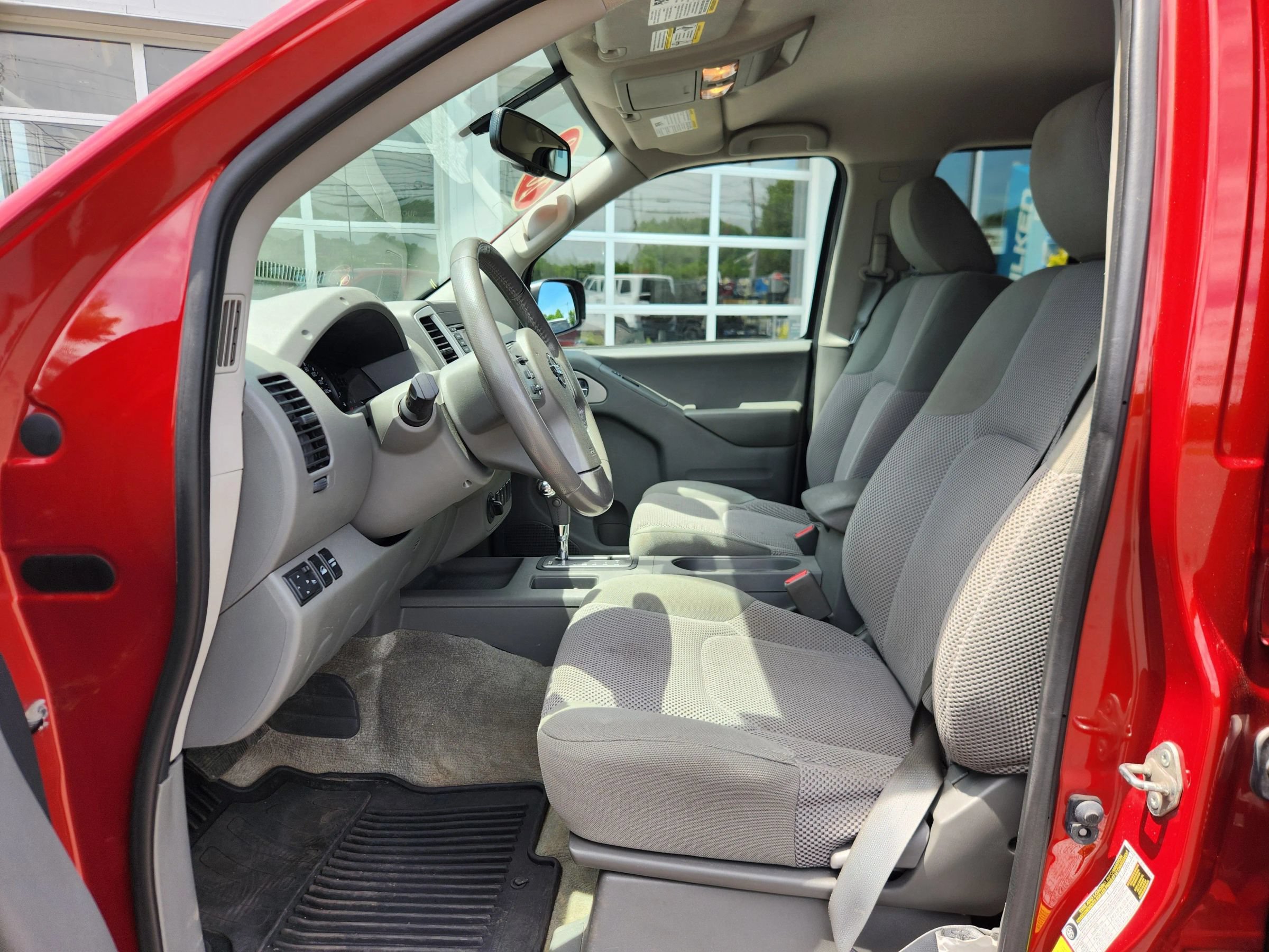 Used 2018 Nissan Frontier SV w/ Value Truck Package AWD/4WD image 25