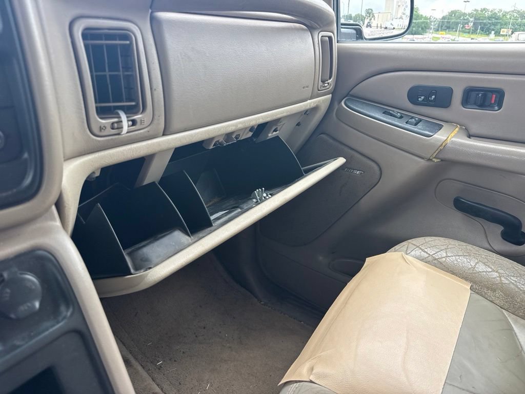 Used 2006 GMC Yukon SLT w/ SLT Preferred Equipment Group AWD/4WD image 28