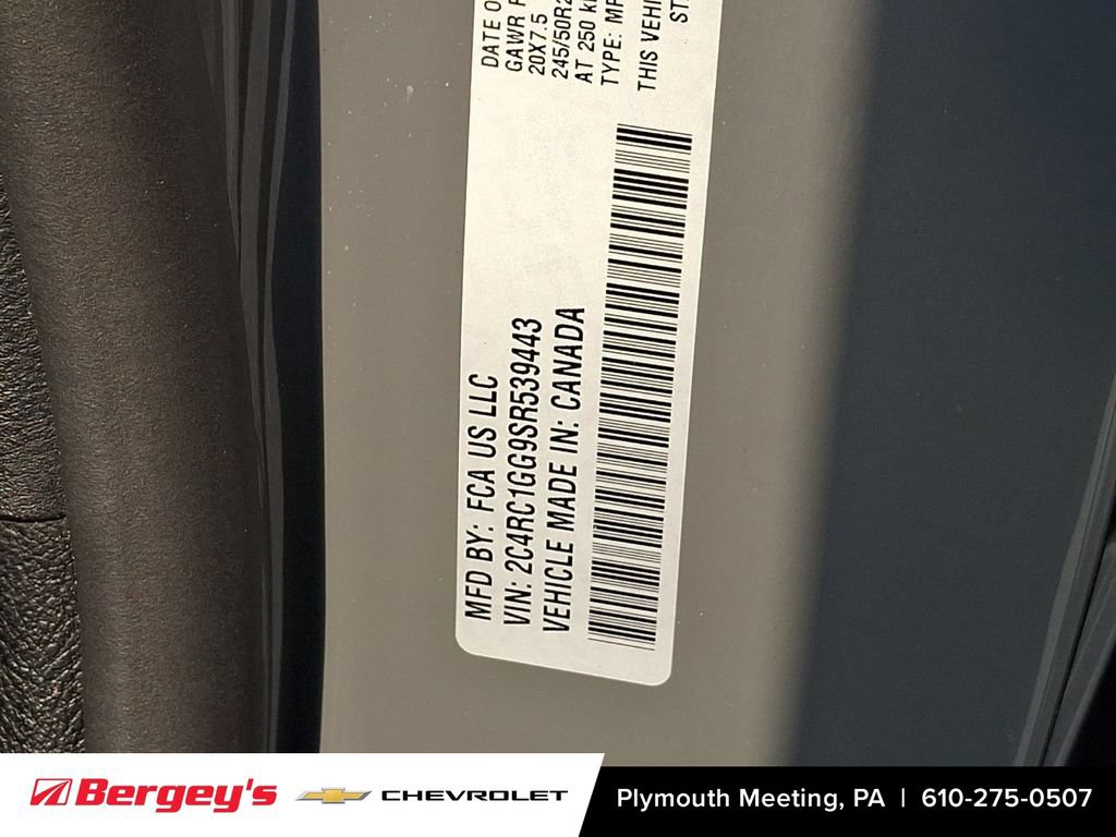 Used 2025 Chrysler Pacifica Limited FWD image 31