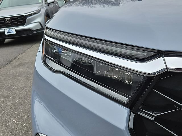 Certified 2023 Honda Pilot Touring image 9