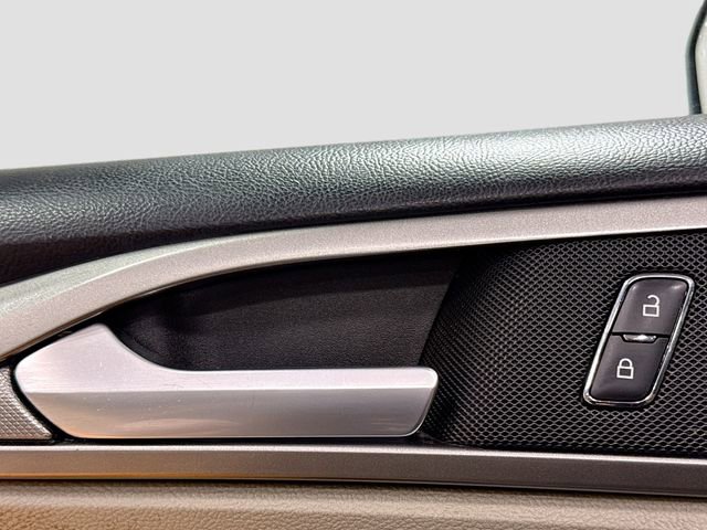 Used 2020 Ford Fusion SE image 16