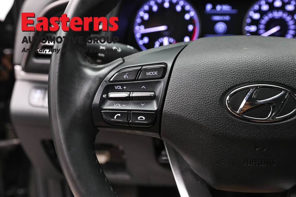 Used 2020 Hyundai Elantra Limited w/ Winter Weather Package FWD image 15