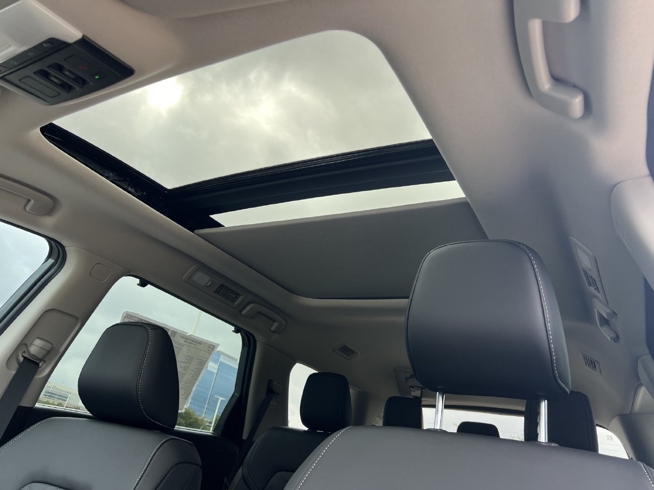 New 2026 Nissan Pathfinder Platinum AWD/4WD image 14