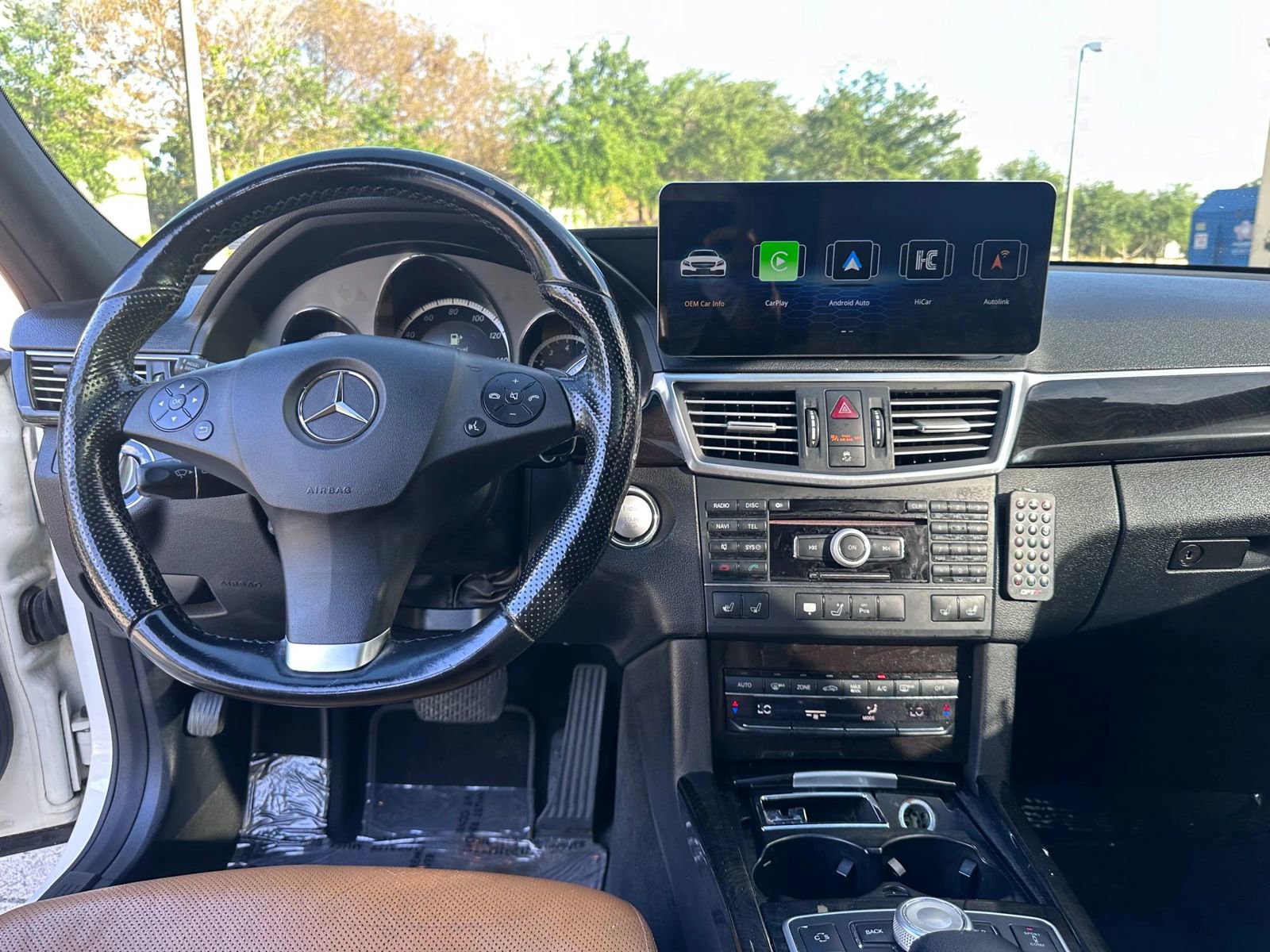Used 2010 Mercedes-Benz E 550 4MATIC Sedan image 12