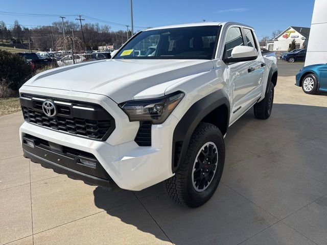 Used 2024 Toyota Tacoma TRD Off-Road AWD/4WD image 3