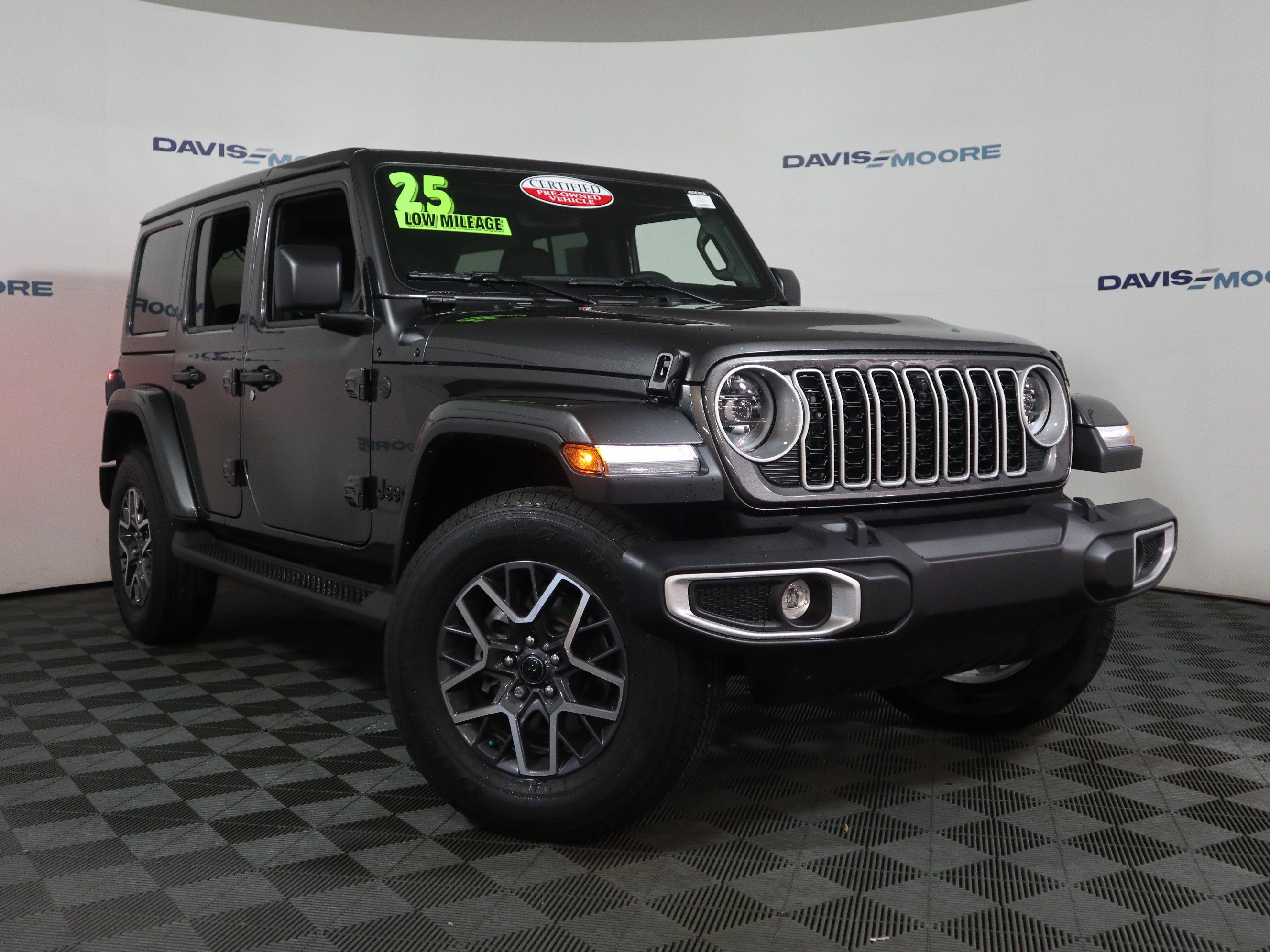 Certified 2025 Jeep Wrangler Unlimited Sahara AWD/4WD image 2