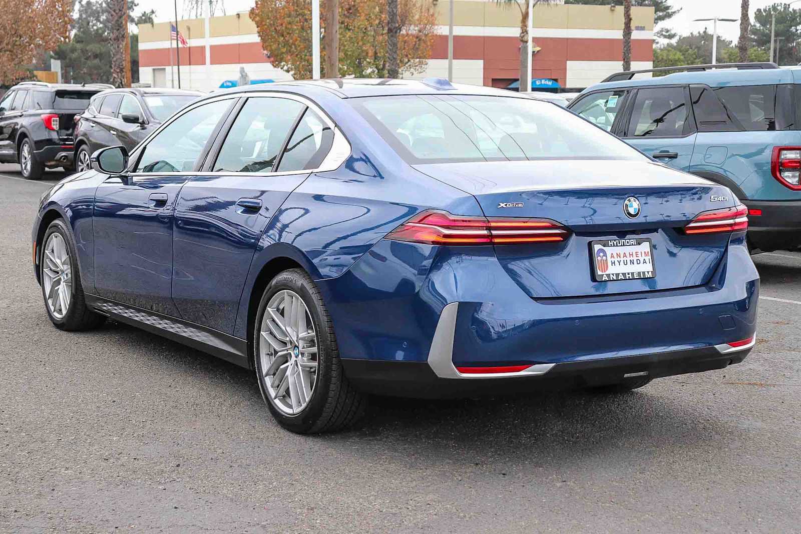 Used 2024 BMW 540i xDrive w/ Premium Package image 8