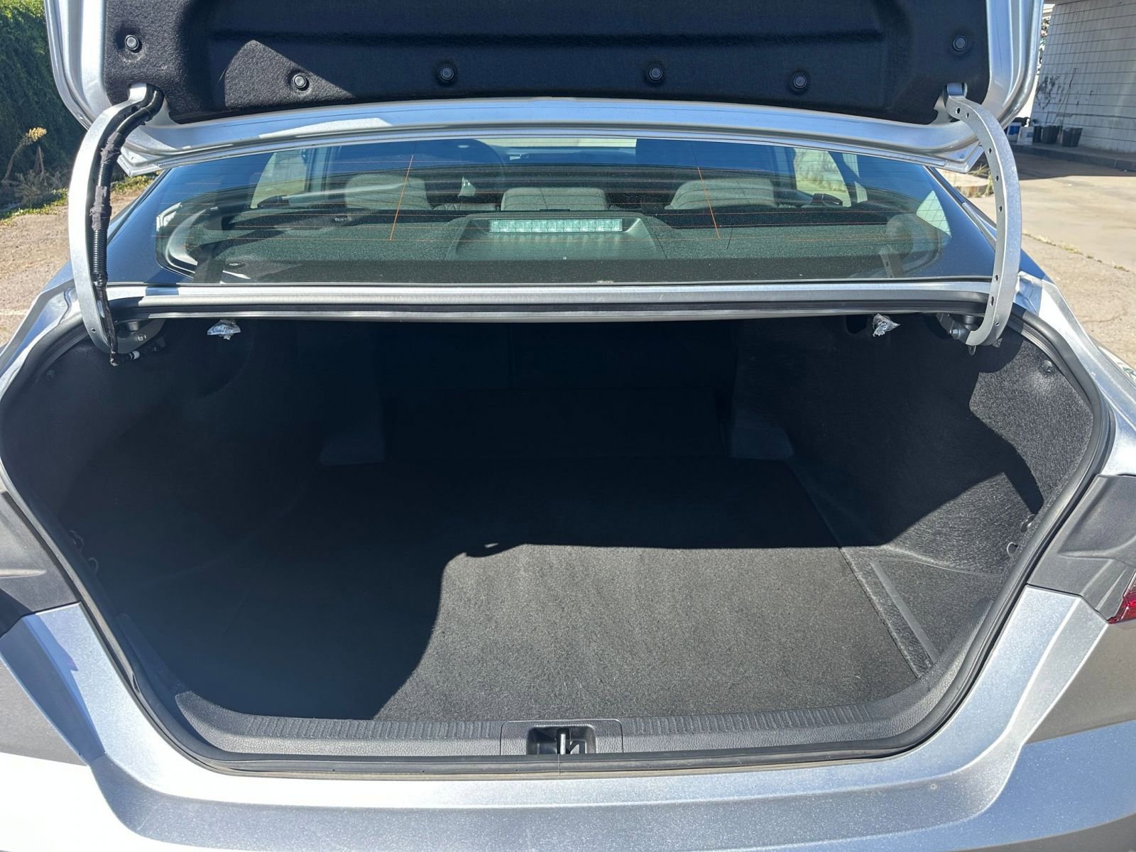 Used 2025 Toyota Camry LE image 30