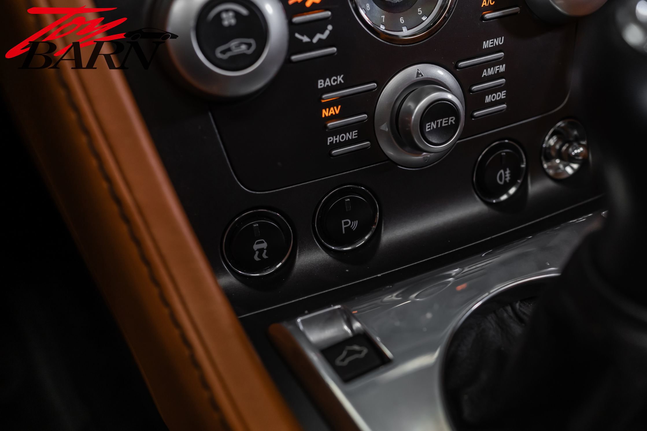 Used 2009 Aston Martin V8 Vantage Roadster RWD image 40