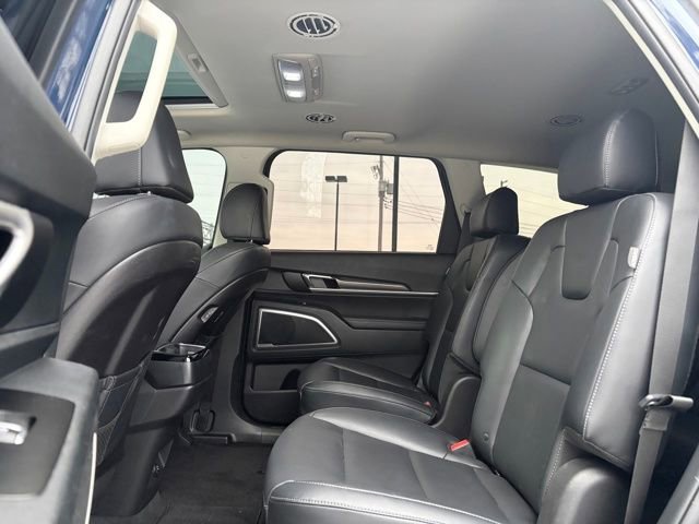 Used 2025 Kia Telluride S image 16