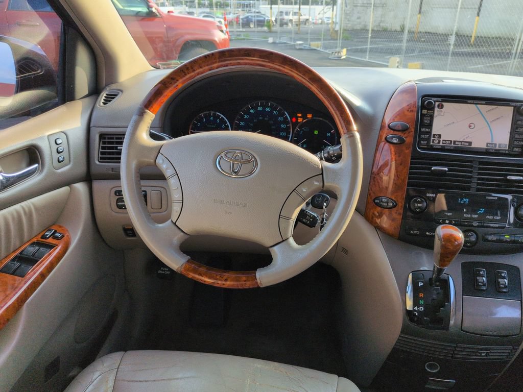 Used 2009 Toyota Sienna XLE FWD image 14