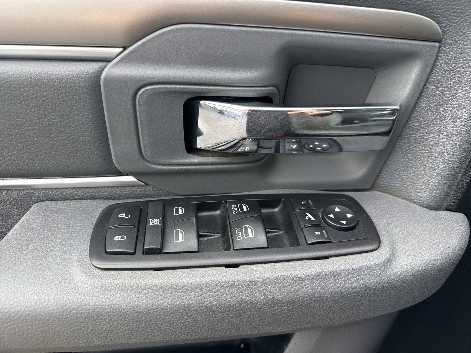Used 2015 RAM 1500 Big Horn AWD/4WD image 15