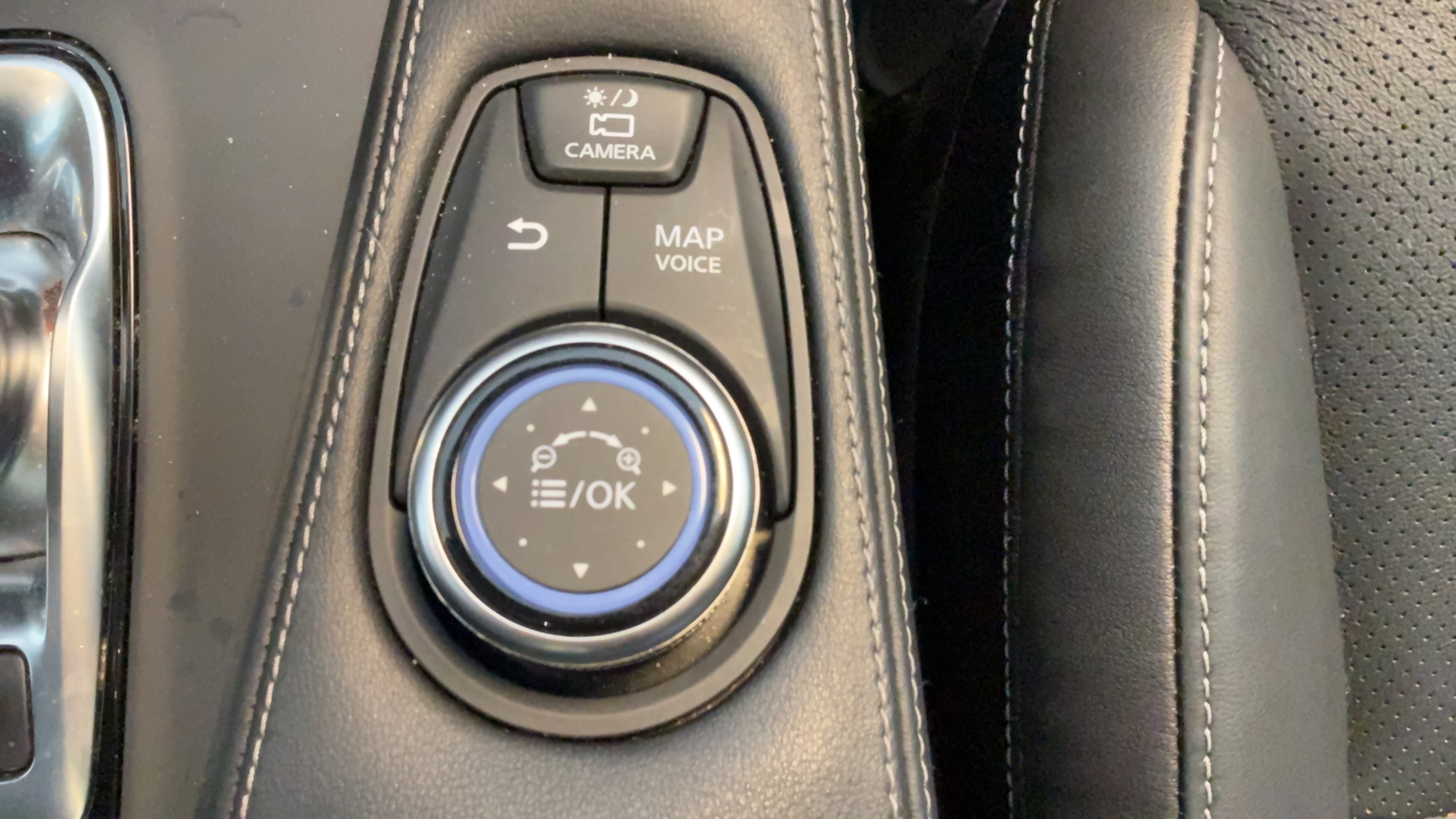 Used 2020 INFINITI QX50 Essential w/ Convenience Package FWD image 17