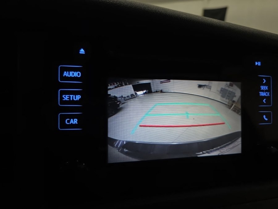 Used 2015 Toyota Sienna L FWD image 22