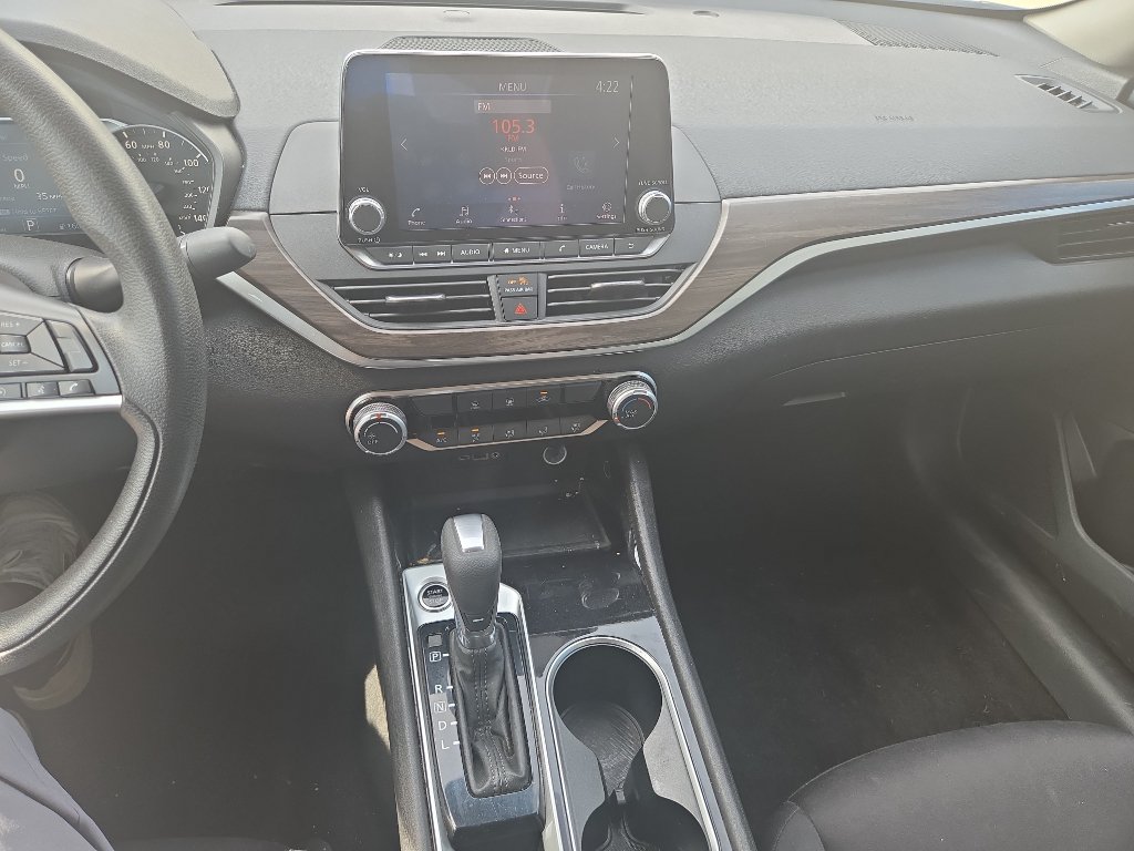 Used 2024 Nissan Altima 2.5 SV FWD image 6