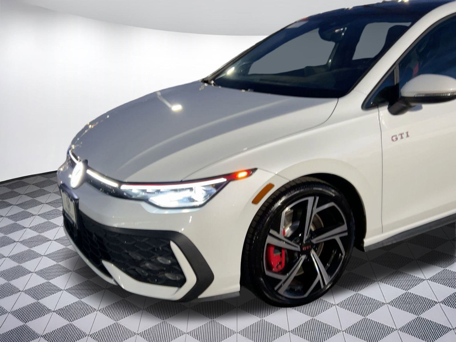 New 2025 Volkswagen Golf SE image 21