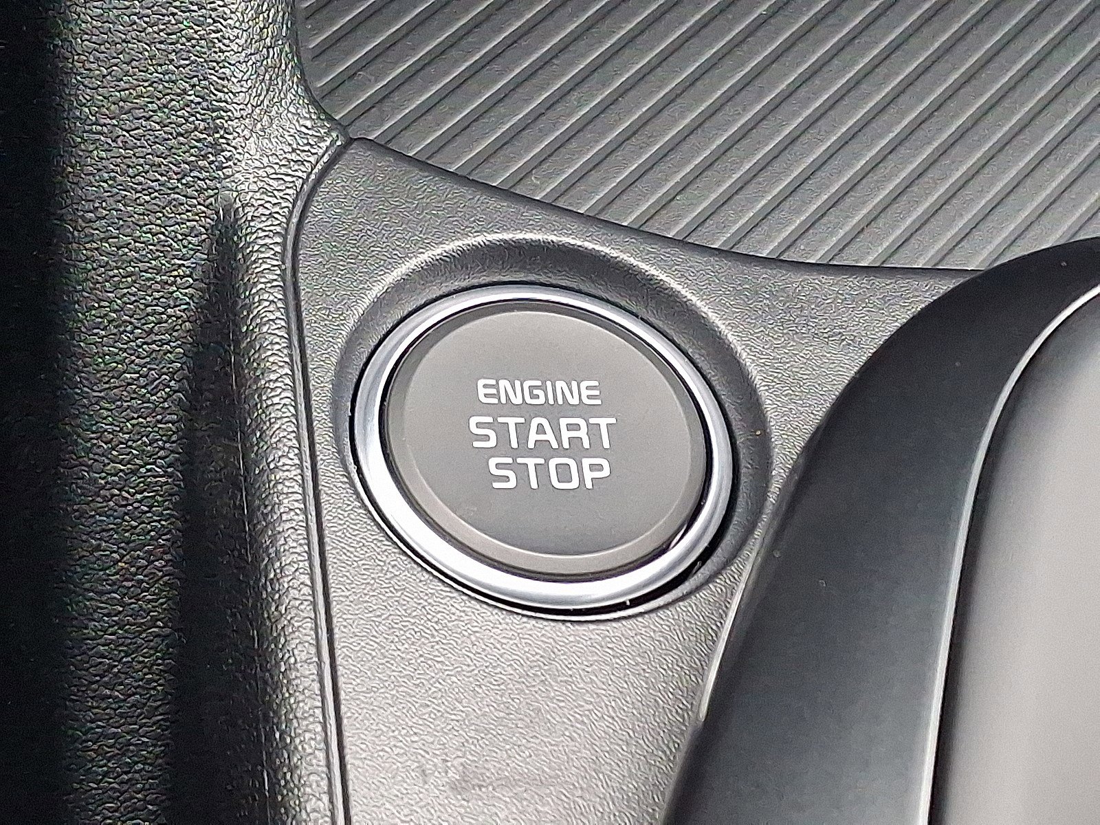 New 2025 Kia K4 LXS image 17