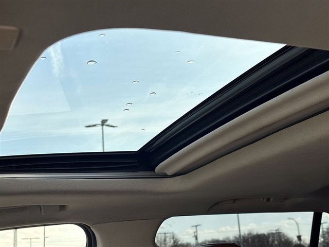 Used 2017 Cadillac Escalade Luxury image 18