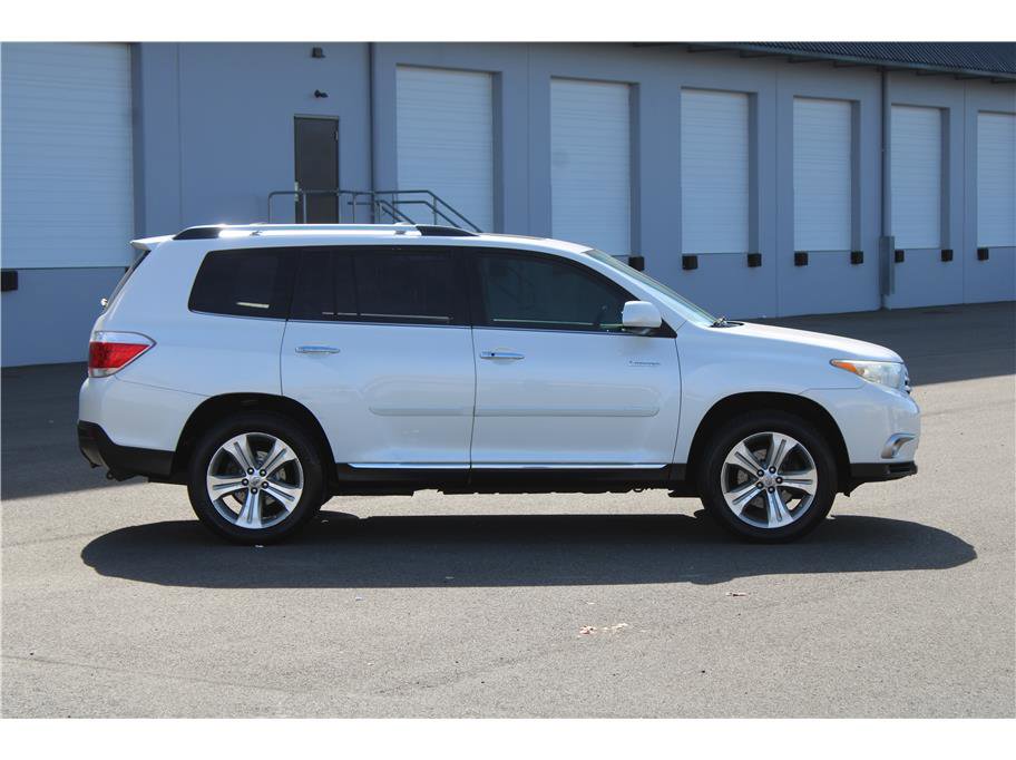 Used 2013 Toyota Highlander Limited image 4