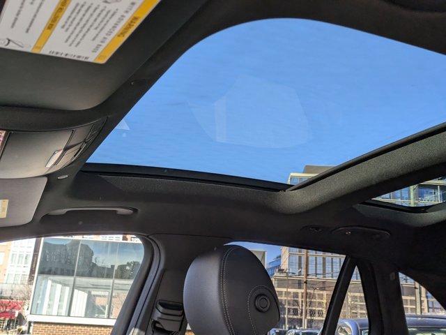 Used 2020 Mercedes-Benz GLC 300 4MATIC image 16