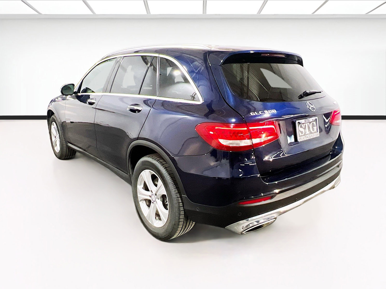 Used 2017 Mercedes-Benz GLC 300 4MATIC image 6
