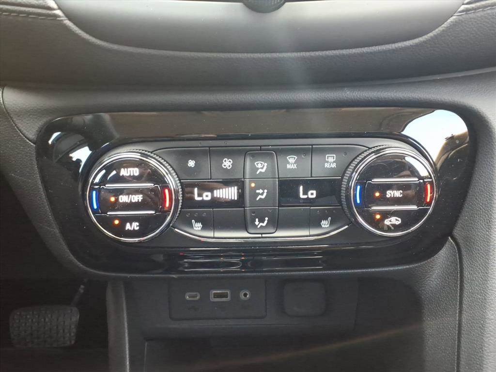 Used 2023 Buick Encore GX Select w/ Sport Touring Package AWD/4WD image 25