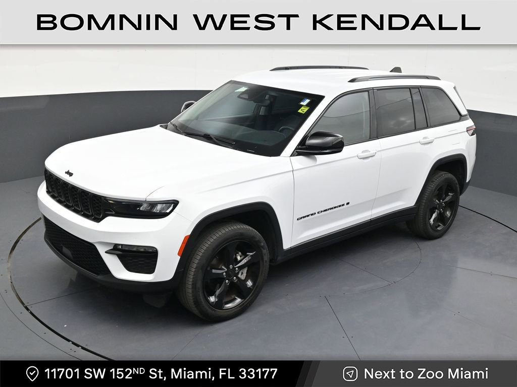 Used 2024 Jeep Grand Cherokee Limited w/ Black Appearance Package image 13