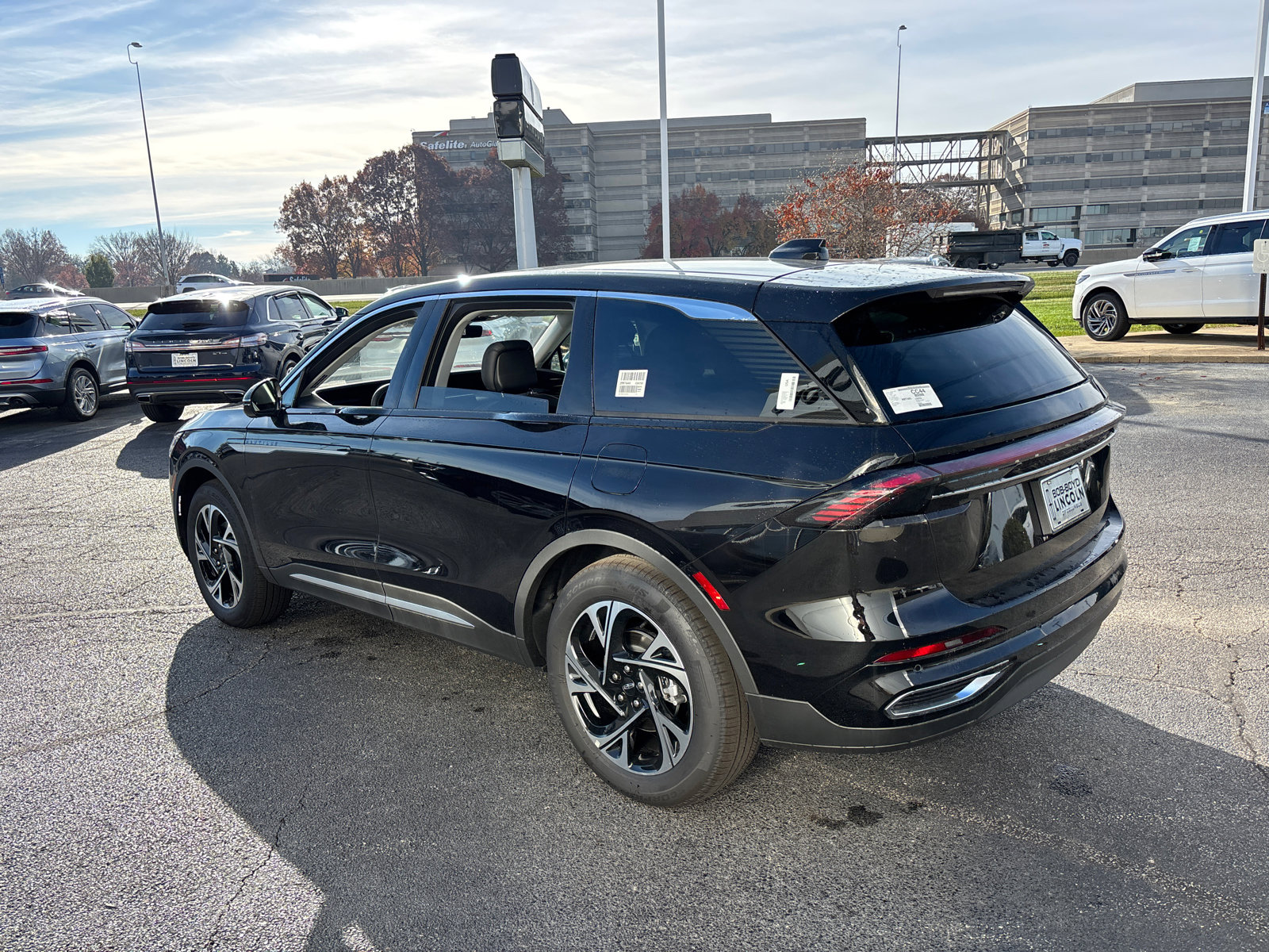 New 2026 Lincoln Nautilus Premier image 5