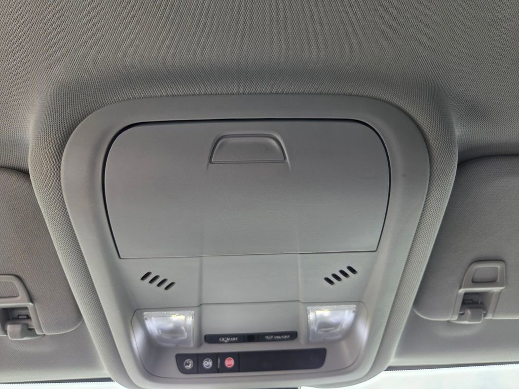 Used 2020 GMC Terrain SLT image 22