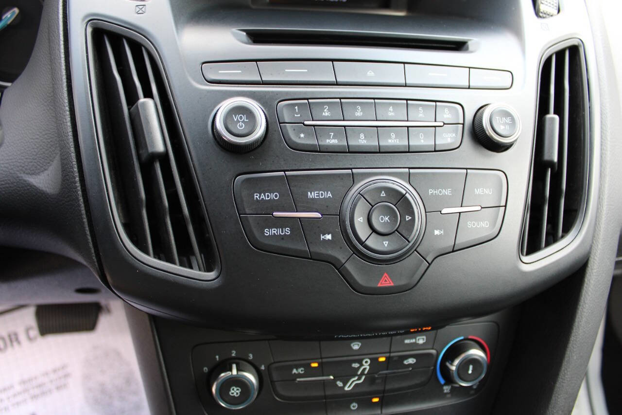 Used 2016 Ford Focus SE image 20