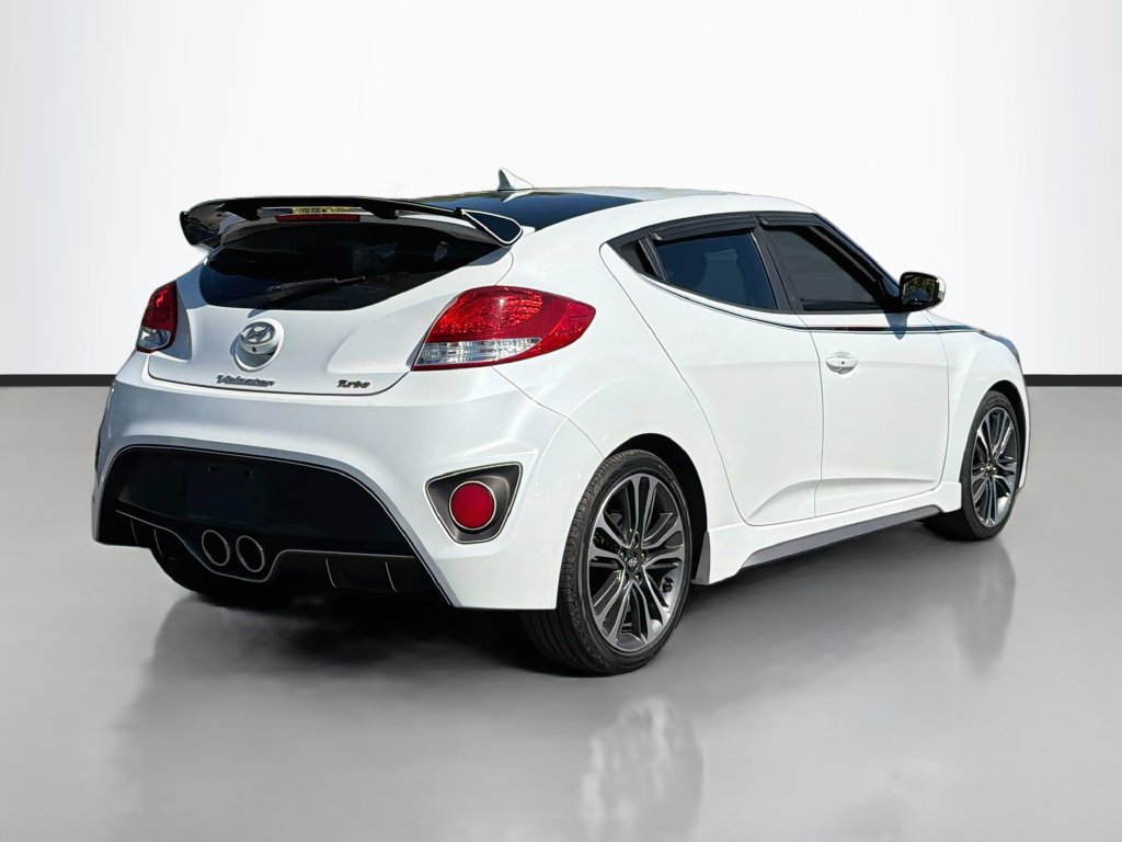 Used 2016 Hyundai Veloster Turbo FWD image 5