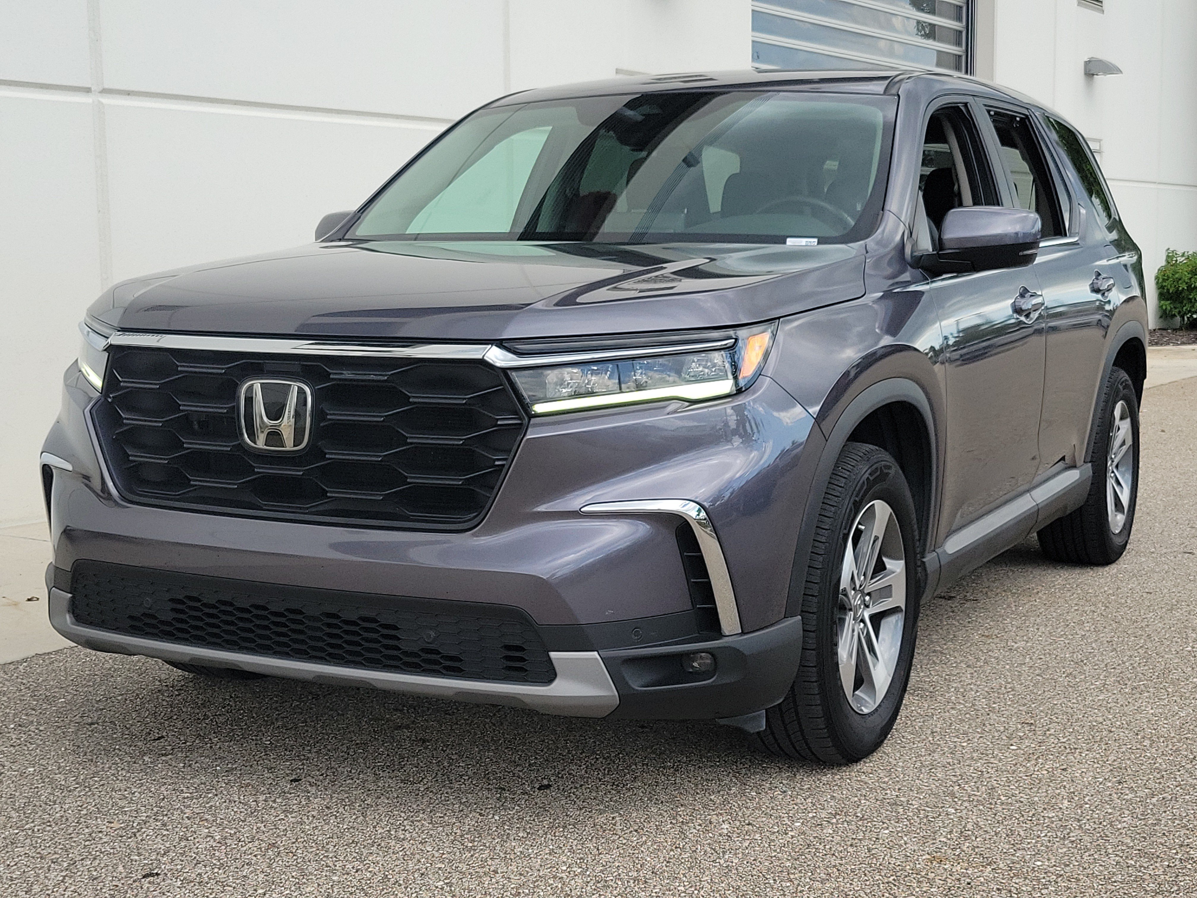 Used 2024 Honda Pilot EX-L image 3
