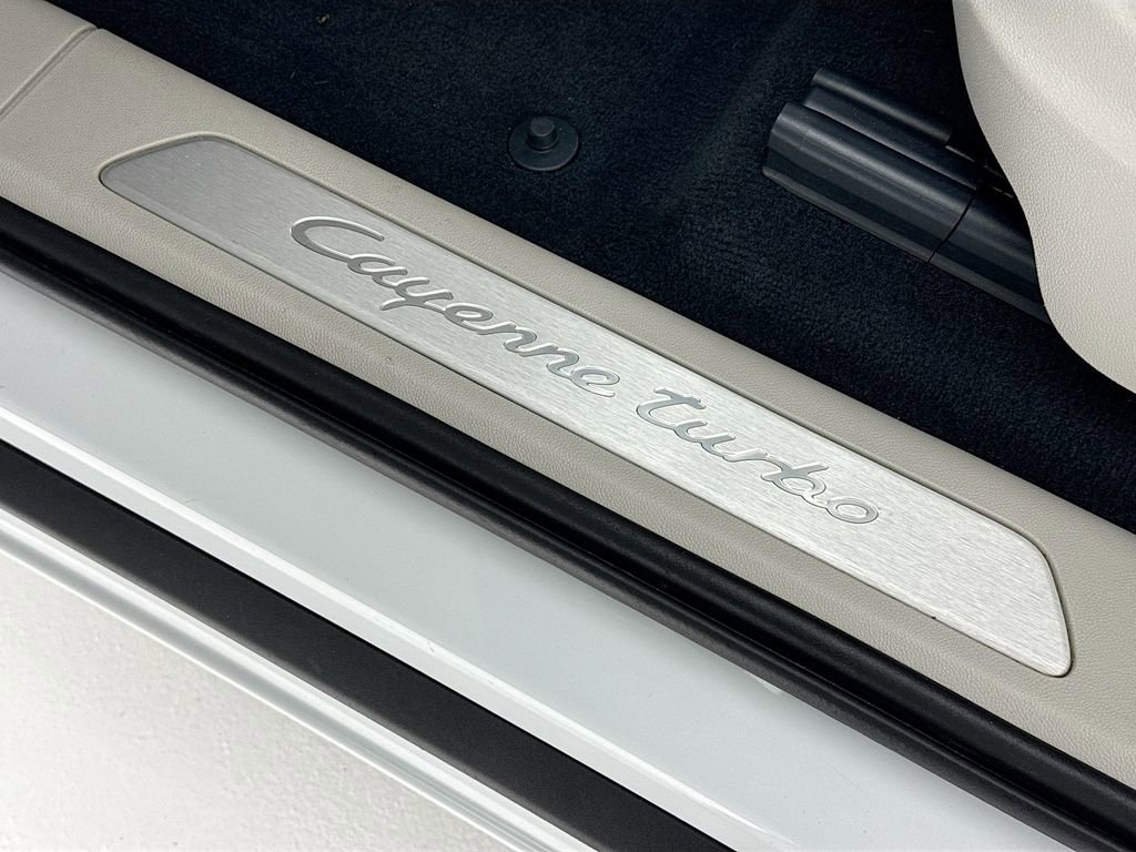 Certified 2022 Porsche Cayenne Turbo image 12