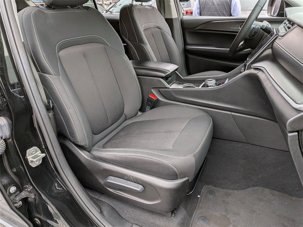 Used 2023 Jeep Grand Cherokee L Laredo image 27