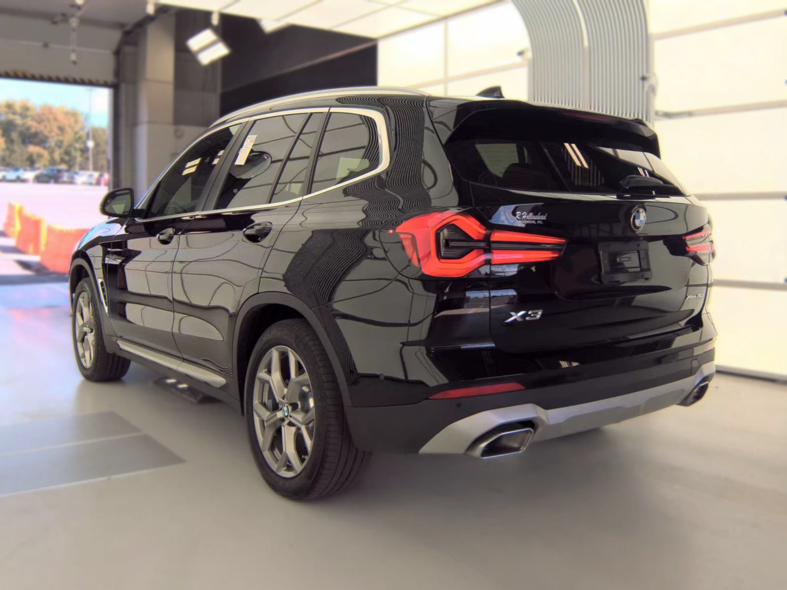 Used 2024 BMW X3 xDrive30i w/ Premium Package AWD/4WD image 3